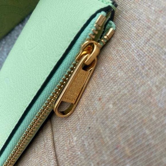 Rare Japan Limited Gucci Logo Zip Card Case - Picture 4 of 13